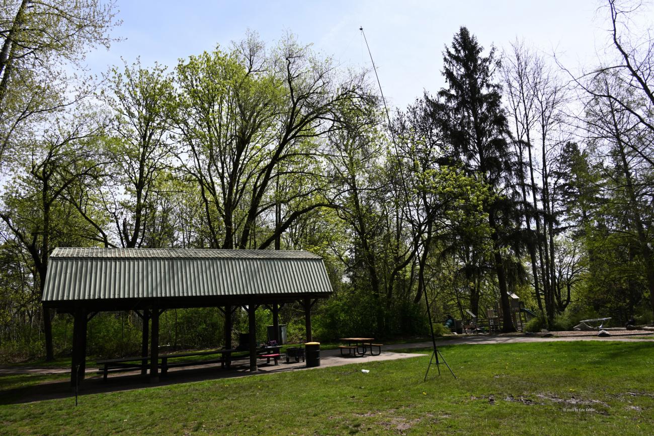 My antenna and operating location at the  park