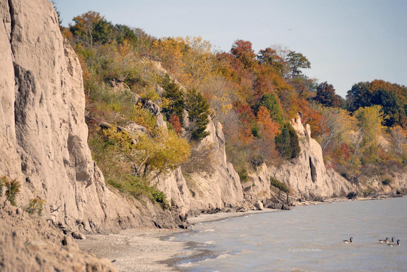 Looking along the Erie shore, the beautiful colours peared through the eroded cliffs right down to the water