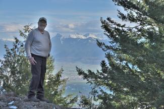 Bruce at the eastern viewpoint with the Cheam Range